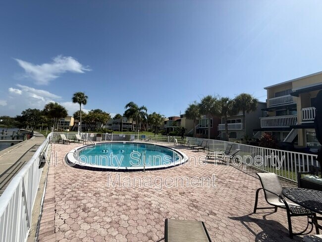 2424 W Tampa Bay Blvd Unidad L408