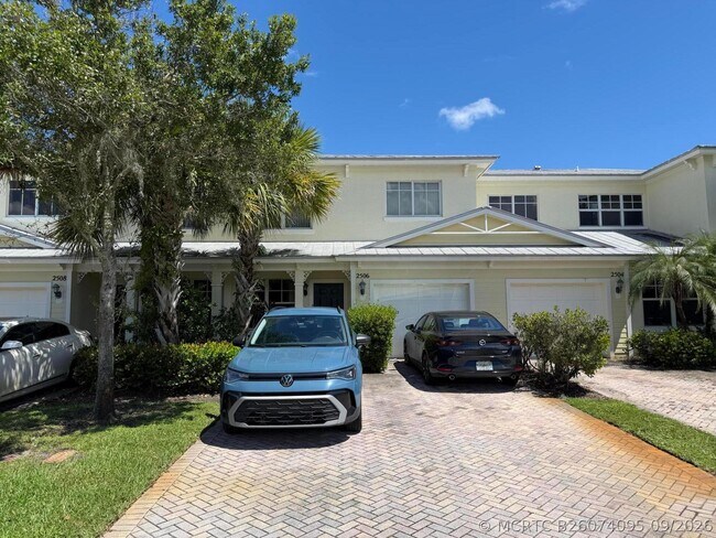 2506 Creekside Dr