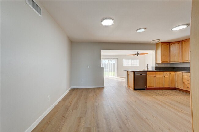 Photo - 11370 Travis Pl