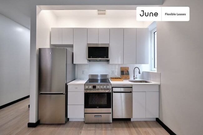 Building Photo - 624 E 17th St Rental
