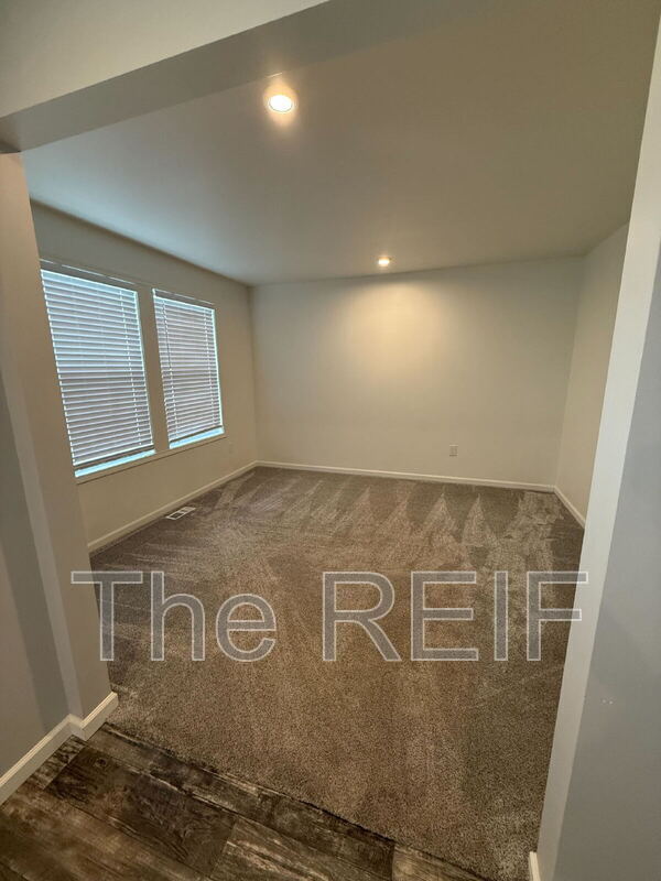 Photo - 4477 Soya Ave