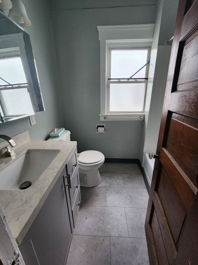 Photo - 2 Bedroom First Floor Apartment For Rent o...