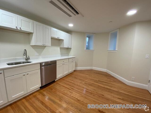 Building Photo - 12 Harris St Rental