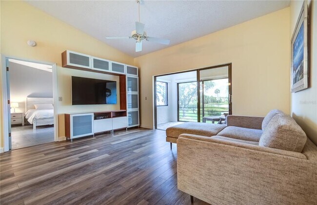 Photo - 600 Carriage House Ln Unit 201