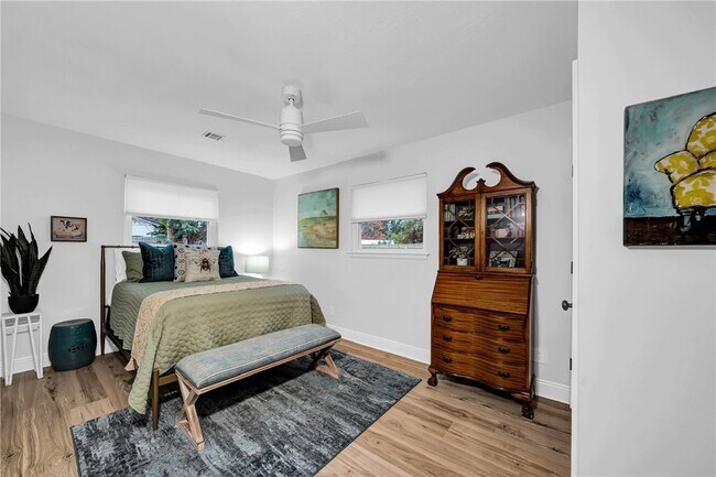 Photo - 1605 SE P St