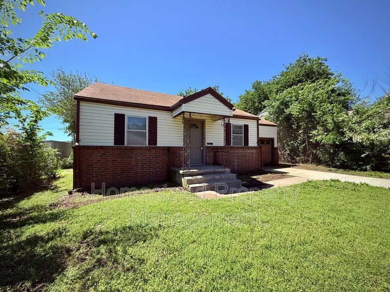 Photo - 1724 E. Park Place