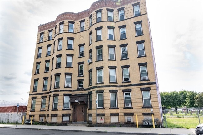 Building Photo - 660 S Bridge St Unit 3L