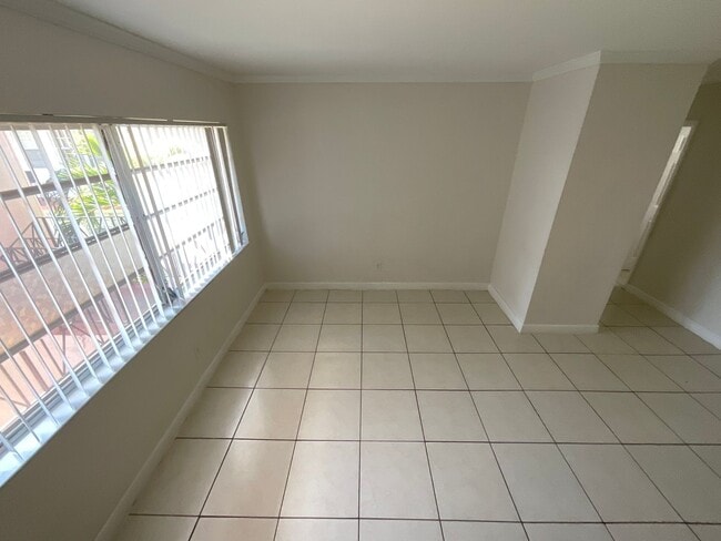 Photo - San Souci Apartments 2b1b For Rent NOW (North Miami 33181) SPECIAL OFFER- Rent Today For Only $17... Unit 17
