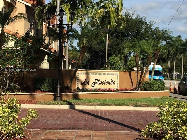 Building Photo - 18332 NW 68th Ave Unit L