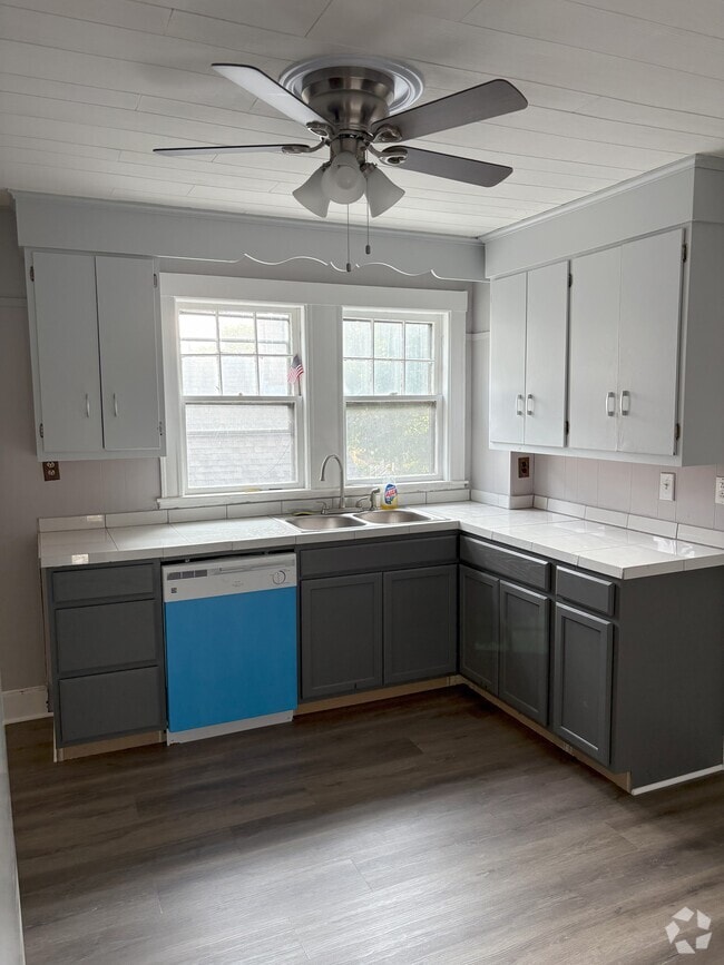 Building Photo - 21 Loring St Rental