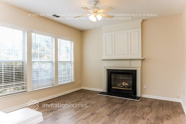 Photo - 1615 Heyford Cir NW