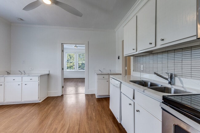 Photo - 5204 Junius St