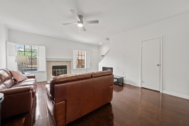 Photo - 9850 Pagewood Ln