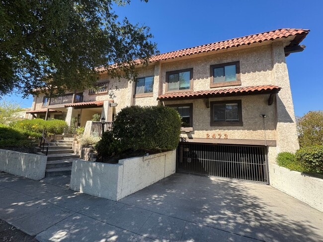 Photo - Beautifully Updated 2 Bed, 2 Bath Condo in... Unidad 16