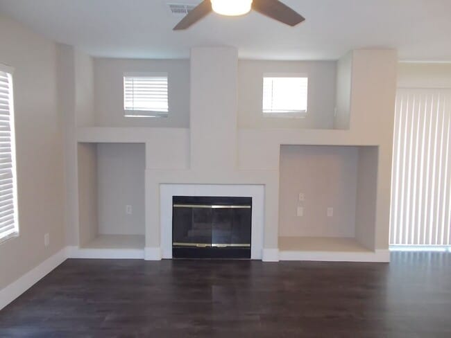 Photo - Desirable Move-In Ready Home with Loft, Fireplace & Oversized Garage