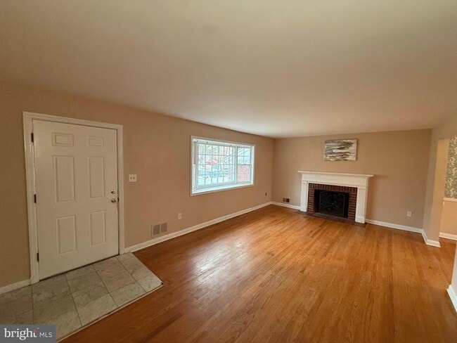 Photo - 7804 Temple St