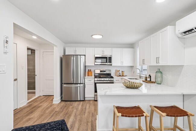 Photo - 2325 Haverford Rd