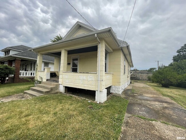 Building Photo - 612 W Loucks Ave Rental