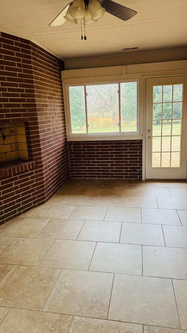 Photo - 4905 Murray Rd