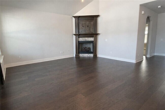 Photo - 2202 NE Steinbeck Dr