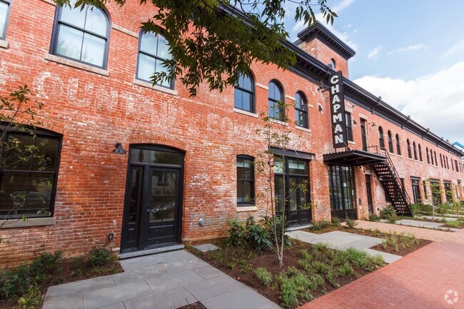 Building Photo - Historic & Modern: Luxury @ Chapman Stables Rental