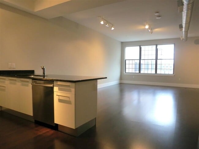 Photo - 154 W 2nd St Unit 313