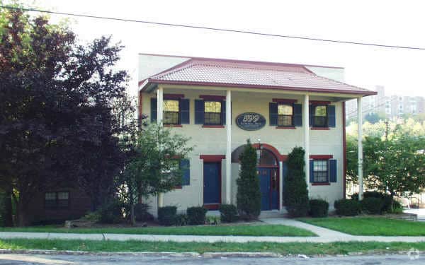 599 Lowell Ave