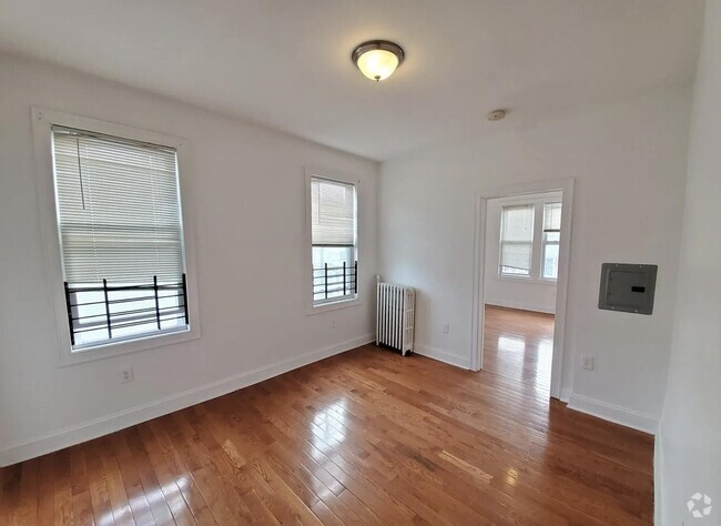Building Photo - 94 Woodlawn Ave Unit 5 Rental