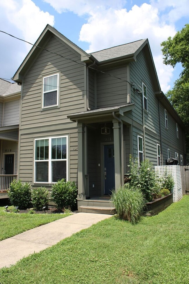 Great 3 bedroom / 2.5 bath Home in East Na... - Great 3 bedroom / 2.5 bath Home in East Na...