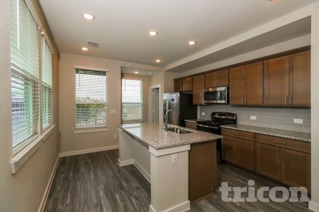 445 Raglands Rd