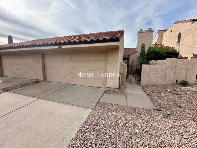 Building Photo - 1702 N Ventura Ln