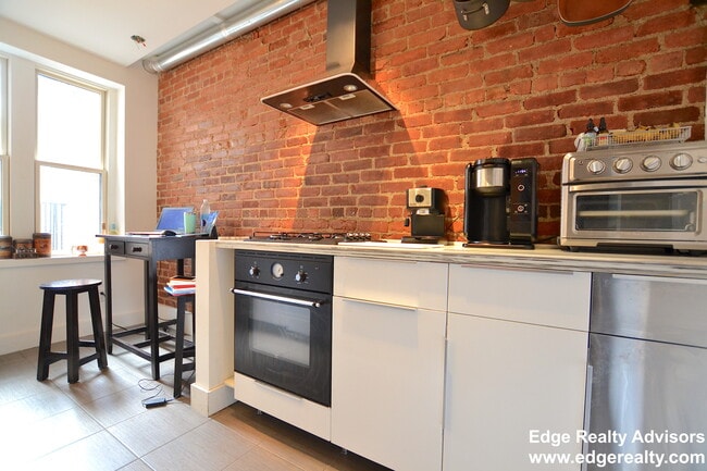 Photo - 5 Braemore Rd Unit 17