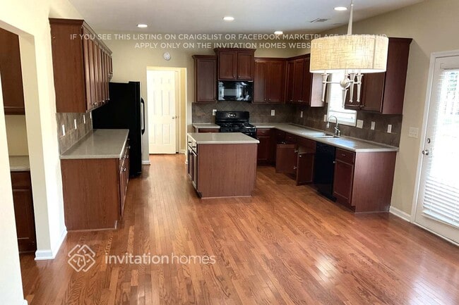 Photo - 4436 Birch Brook Path