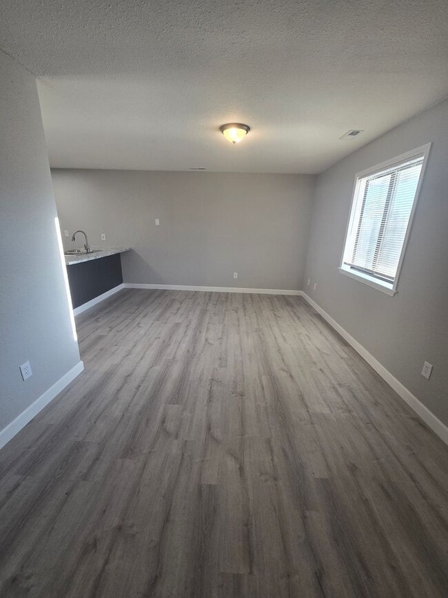 Photo - 2 Bedroom , 1 Bathroom Apartment! Unidad 33 Osage Ridge Rd #6