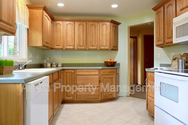 Photo - 11770-11780 SW Bowmont Ln