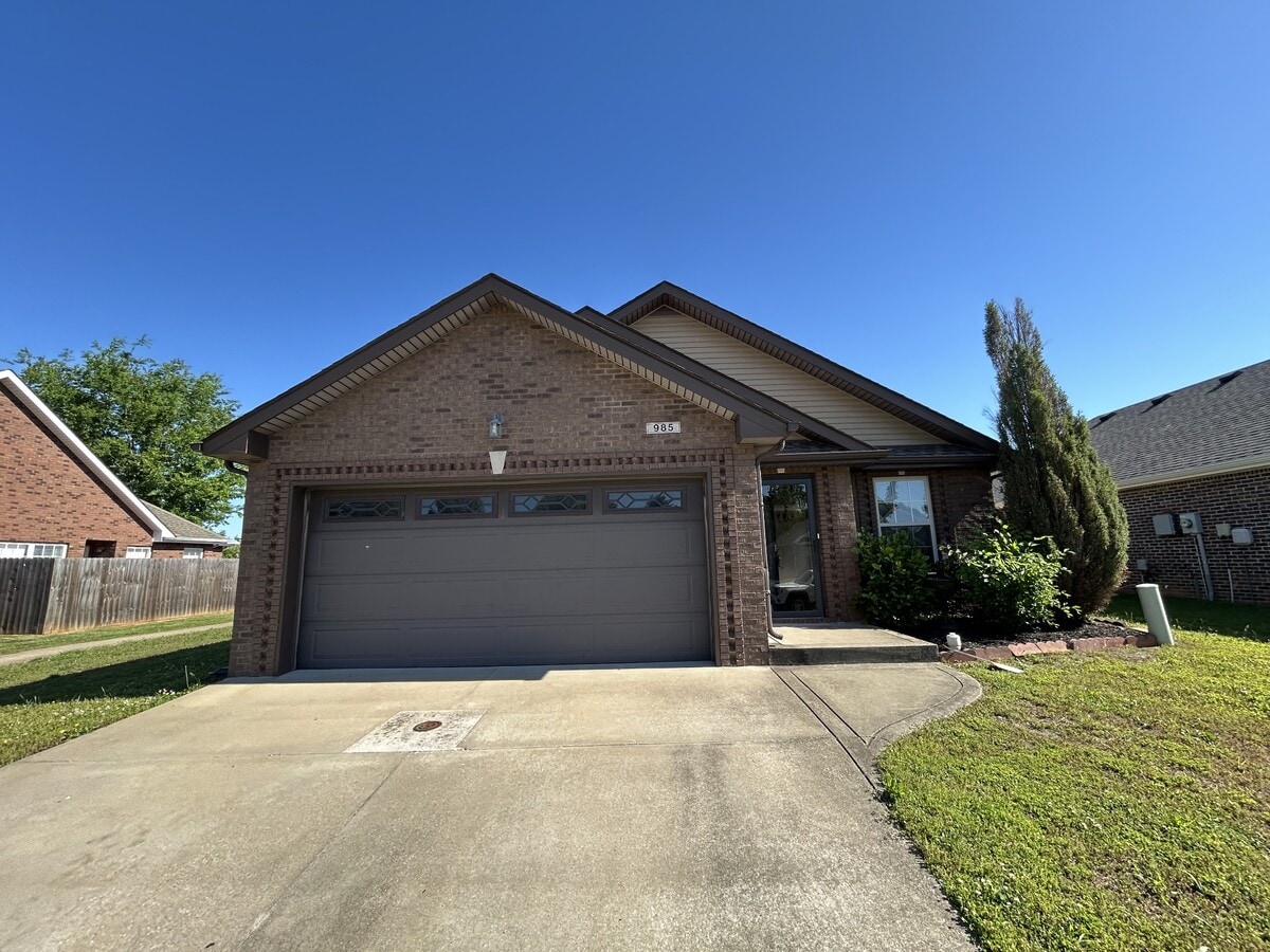 Photo - 985 Culverson Ct