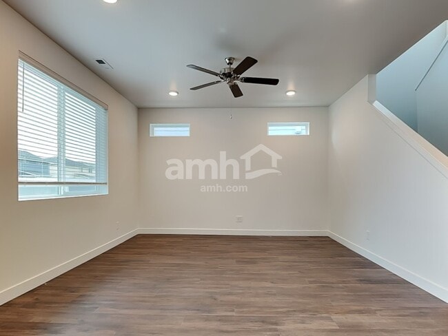 Photo - 7929 Selah St SW