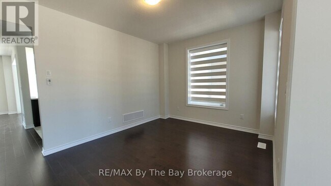 Photo - 90 Sun Vly Ave