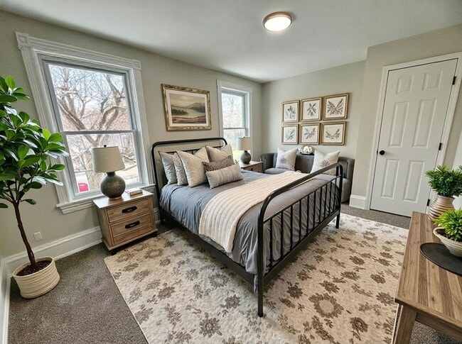 Building Photo - 320 S Ann St Unit Apt 2