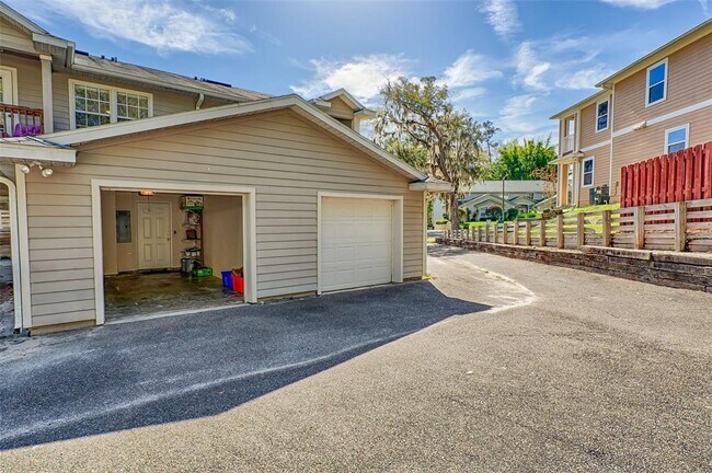 Photo - 2710 NW 104th Ct