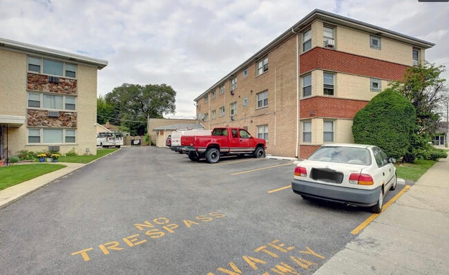 Photo - 6441 W Higgins Ave