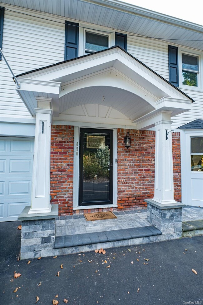 Photo - 850 St Johnland Rd