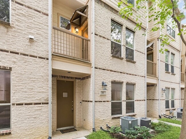 Building Photo - 4830 Cedar Springs Rd Unit 4830 Cedar Springs Rd #44