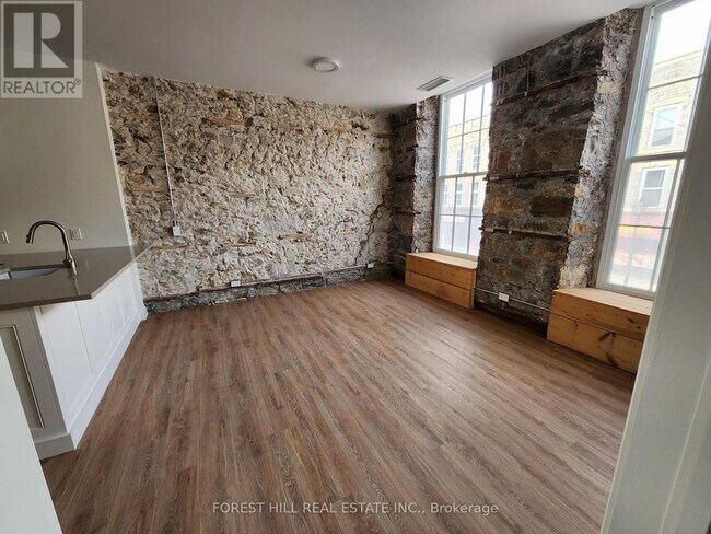 Photo - 301 - 35-39 MAIN STREET