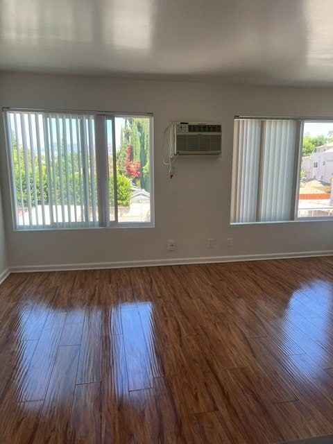 Building Photo - 20327 Saticoy St Unit 307