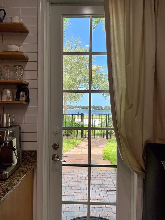 Photo - 560 Tomahawk Ct