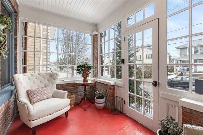 Photo - 21 Bedlow Ave