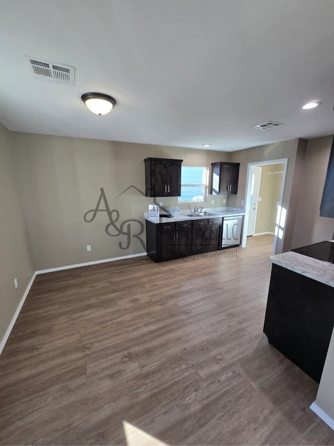 Photo - 213 W Forest St