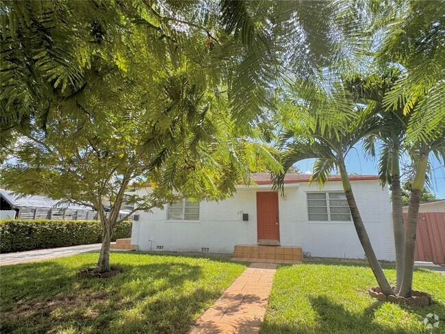 Building Photo - 233 NW 45th Ave Unit 233 Rental