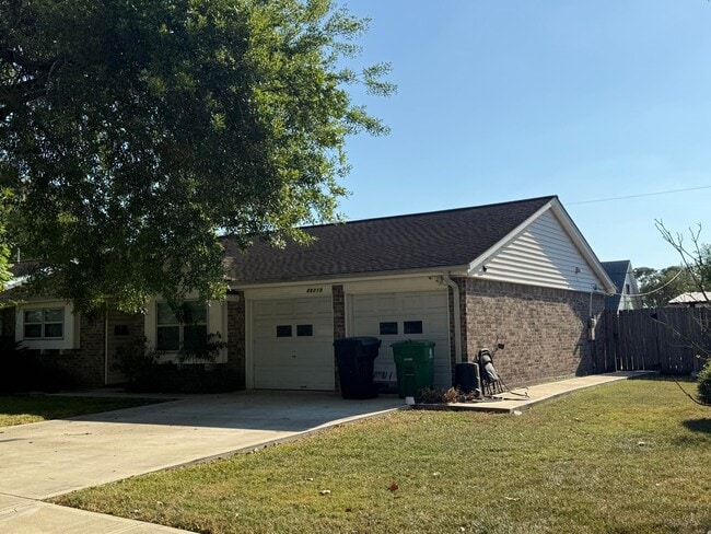 Building Photo - 11210 Sageoak Dr